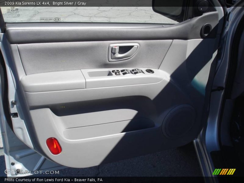 Bright Silver / Gray 2009 Kia Sorento LX 4x4