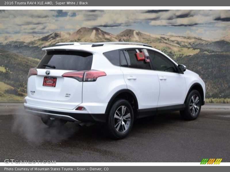 Super White / Black 2016 Toyota RAV4 XLE AWD