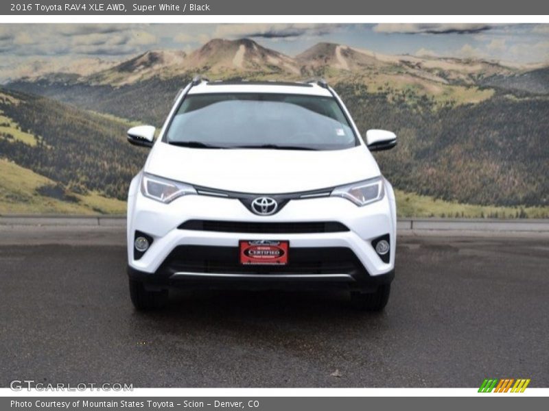 Super White / Black 2016 Toyota RAV4 XLE AWD