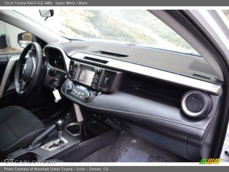 Super White / Black 2016 Toyota RAV4 XLE AWD