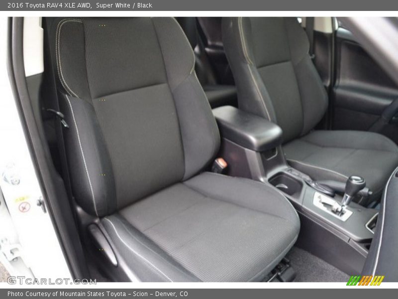 Super White / Black 2016 Toyota RAV4 XLE AWD
