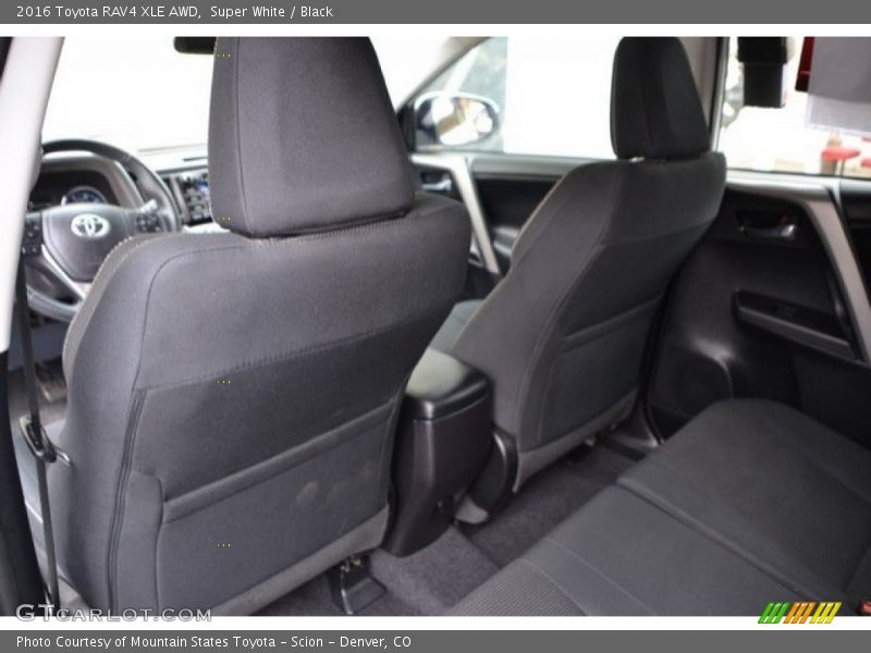 Super White / Black 2016 Toyota RAV4 XLE AWD