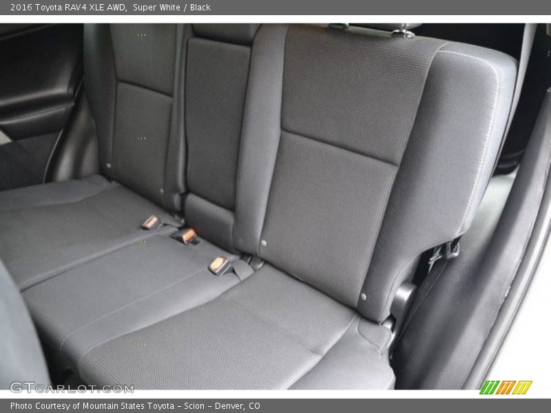 Super White / Black 2016 Toyota RAV4 XLE AWD