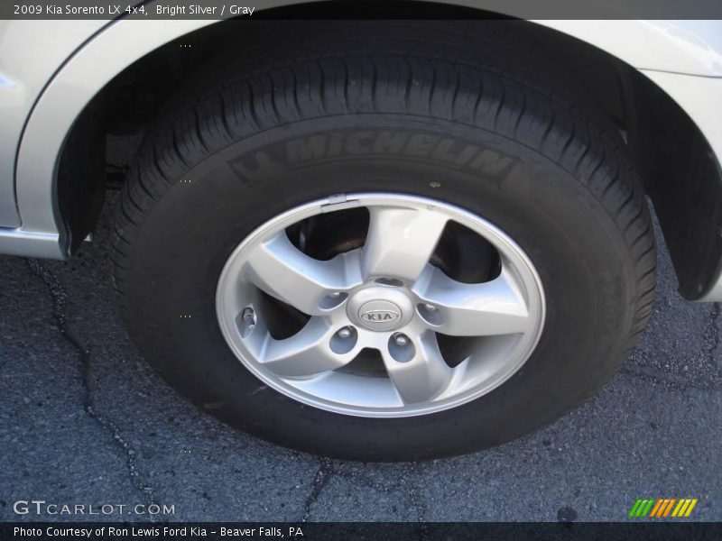Bright Silver / Gray 2009 Kia Sorento LX 4x4