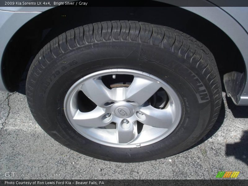 Bright Silver / Gray 2009 Kia Sorento LX 4x4