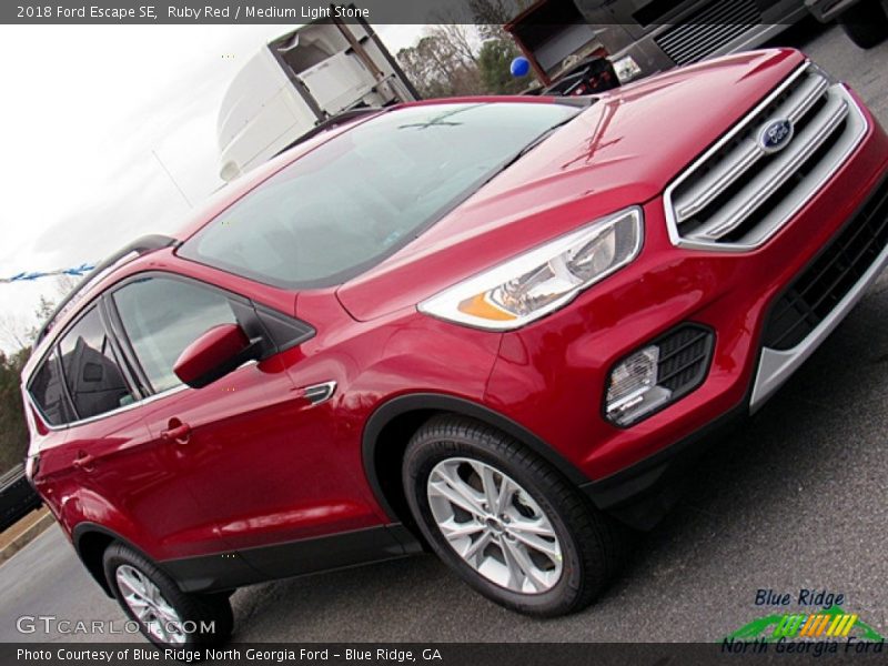 Ruby Red / Medium Light Stone 2018 Ford Escape SE