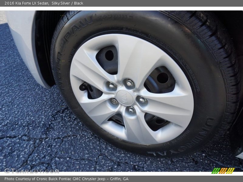 Silky Silver / Black 2016 Kia Forte LX Sedan