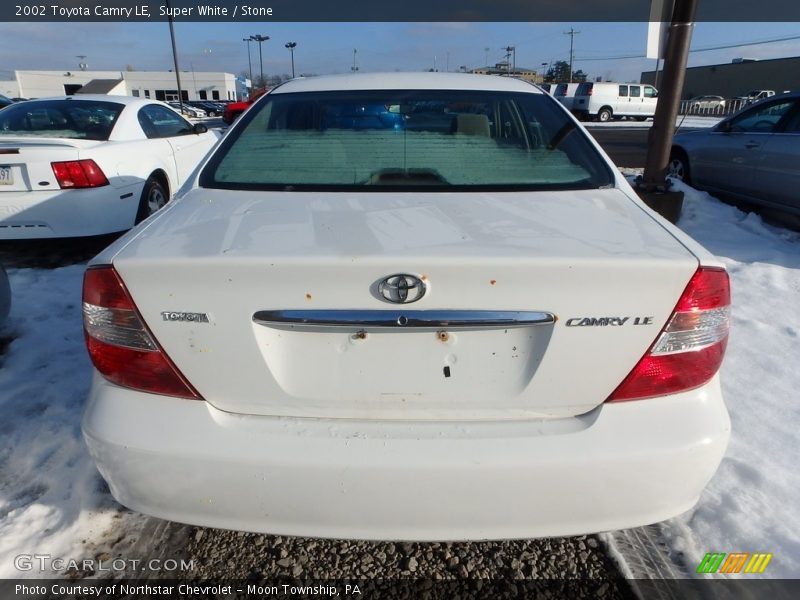 Super White / Stone 2002 Toyota Camry LE