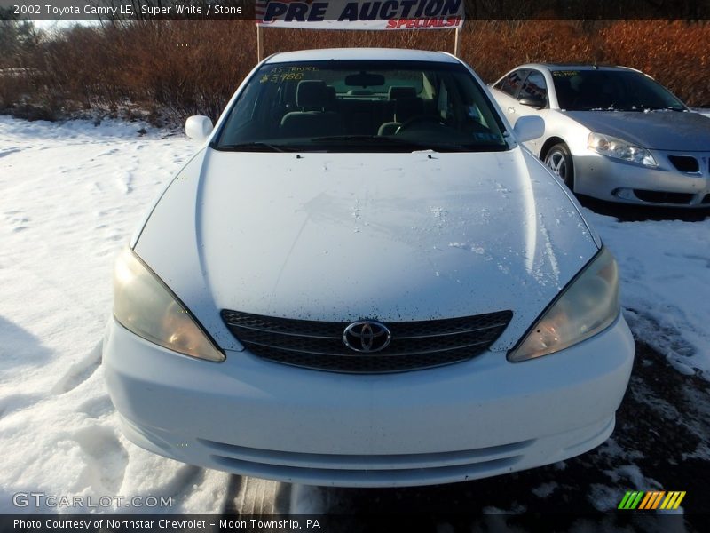 Super White / Stone 2002 Toyota Camry LE
