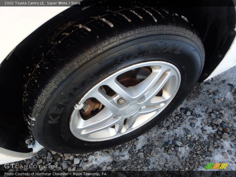 Super White / Stone 2002 Toyota Camry LE