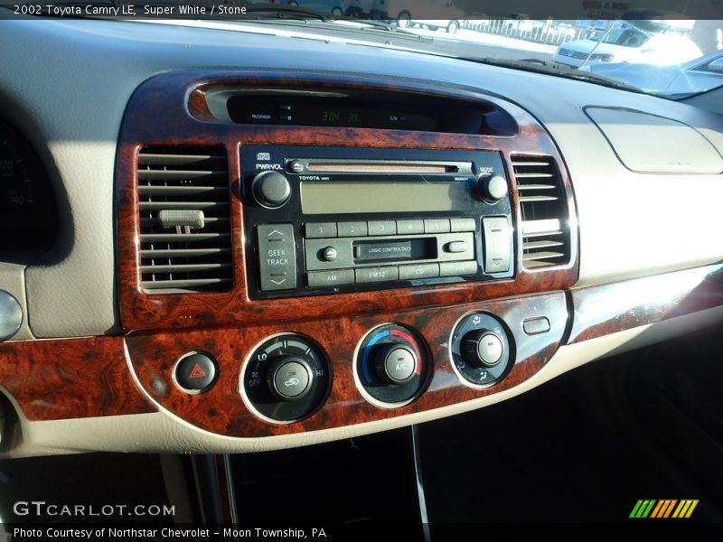 Super White / Stone 2002 Toyota Camry LE