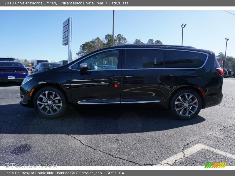 Brilliant Black Crystal Pearl / Black/Diesel 2018 Chrysler Pacifica Limited
