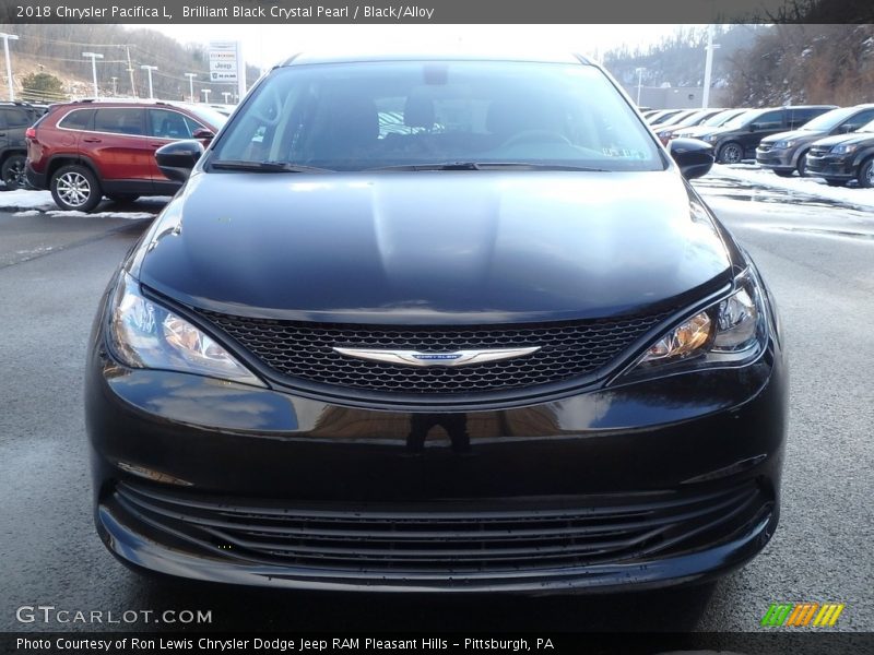 Brilliant Black Crystal Pearl / Black/Alloy 2018 Chrysler Pacifica L