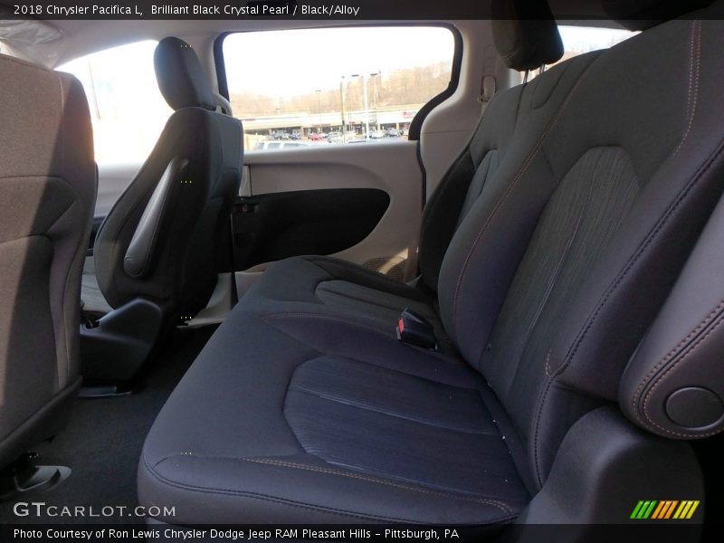 Brilliant Black Crystal Pearl / Black/Alloy 2018 Chrysler Pacifica L