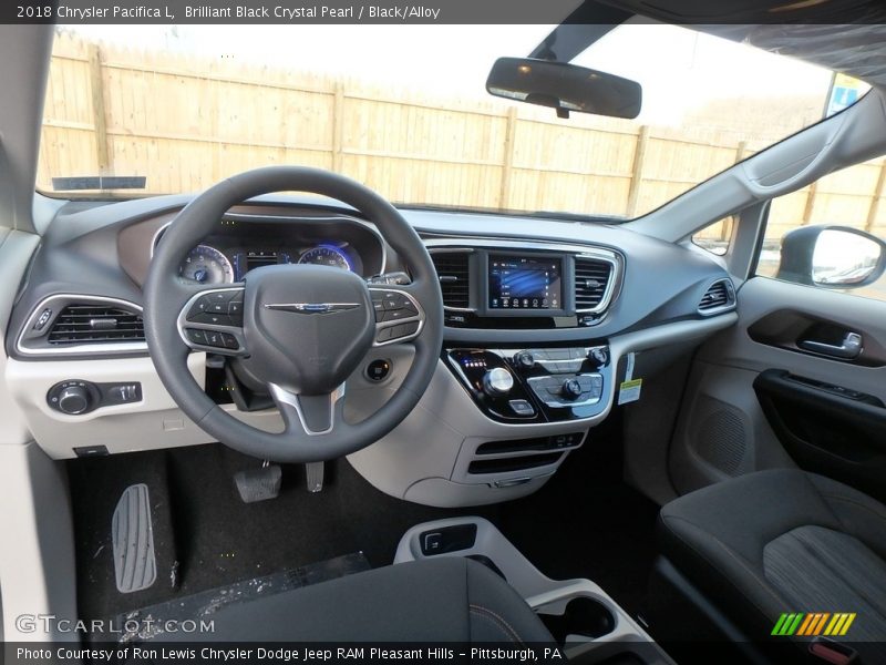 Brilliant Black Crystal Pearl / Black/Alloy 2018 Chrysler Pacifica L
