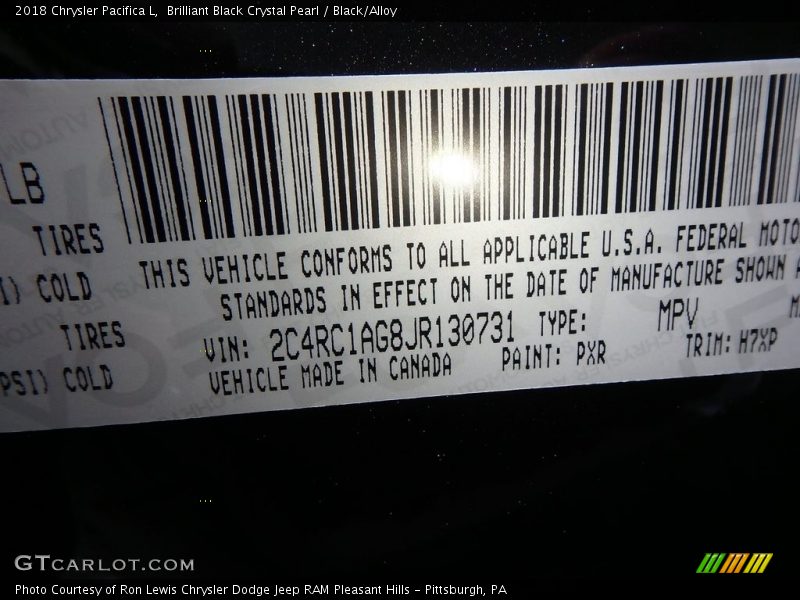 Brilliant Black Crystal Pearl / Black/Alloy 2018 Chrysler Pacifica L