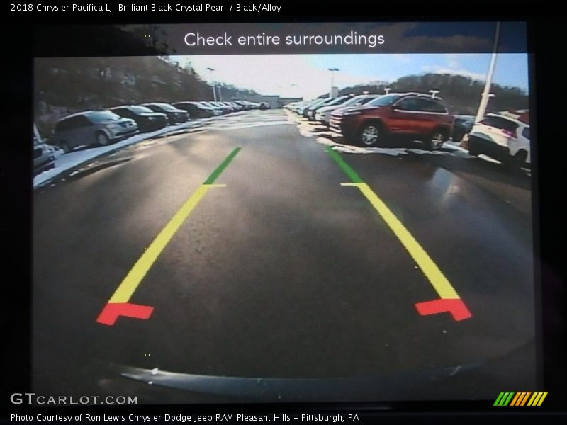 Brilliant Black Crystal Pearl / Black/Alloy 2018 Chrysler Pacifica L