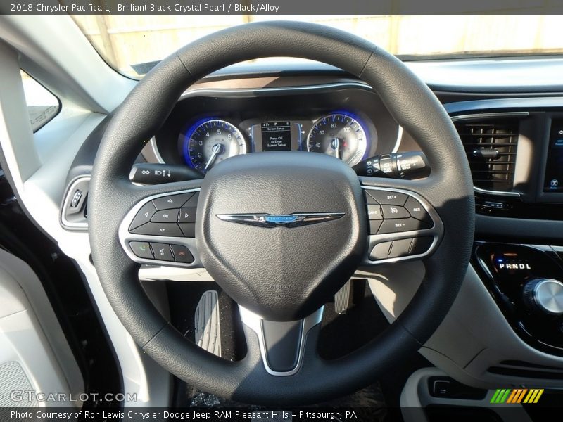Brilliant Black Crystal Pearl / Black/Alloy 2018 Chrysler Pacifica L