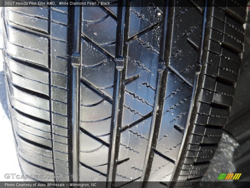 White Diamond Pearl / Black 2017 Honda Pilot Elite AWD