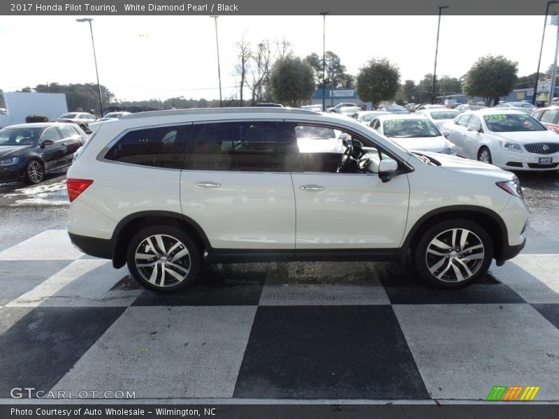 White Diamond Pearl / Black 2017 Honda Pilot Touring