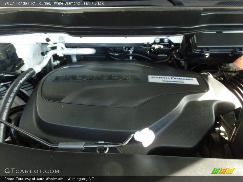 White Diamond Pearl / Black 2017 Honda Pilot Touring