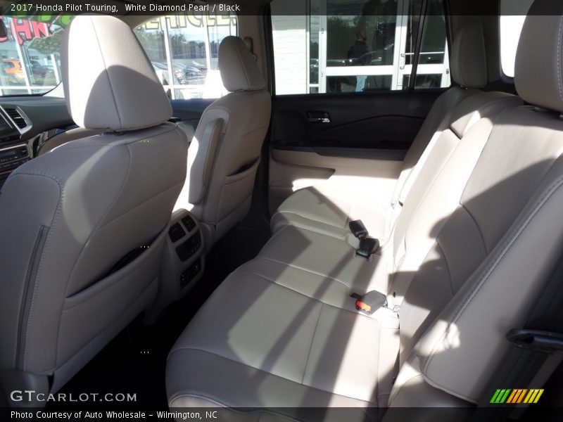 White Diamond Pearl / Black 2017 Honda Pilot Touring