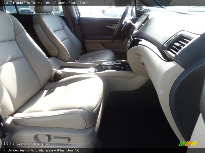 White Diamond Pearl / Black 2017 Honda Pilot Touring