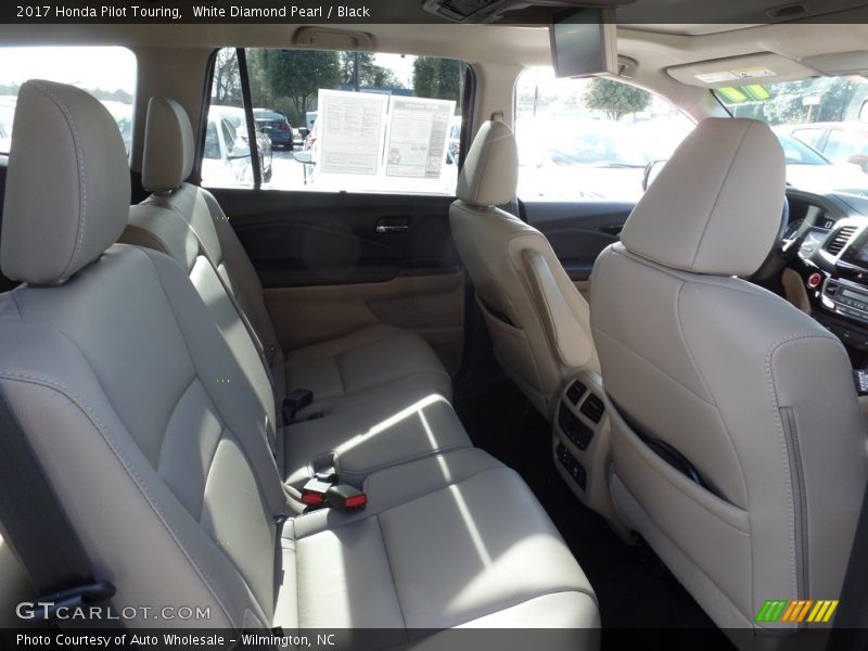 White Diamond Pearl / Black 2017 Honda Pilot Touring
