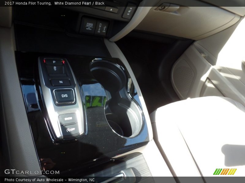 White Diamond Pearl / Black 2017 Honda Pilot Touring