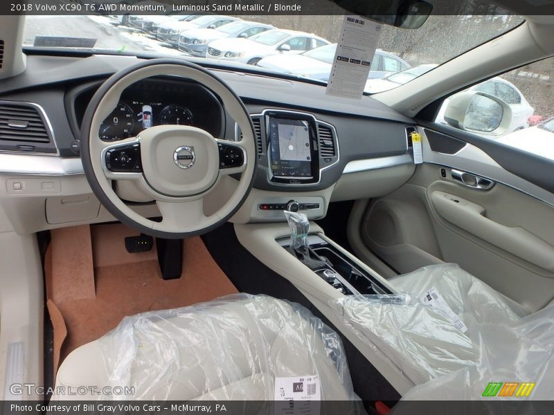 Luminous Sand Metallic / Blonde 2018 Volvo XC90 T6 AWD Momentum