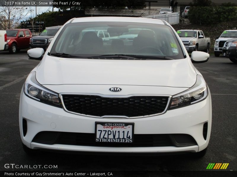 Snow White Pearl / Gray 2017 Kia Forte LX