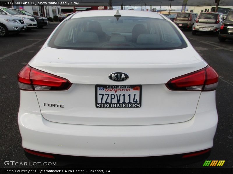 Snow White Pearl / Gray 2017 Kia Forte LX