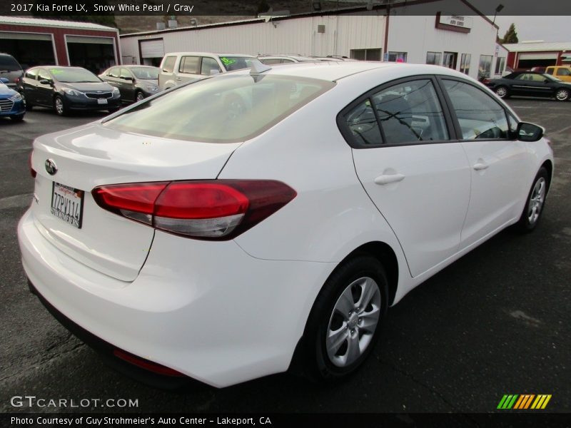 Snow White Pearl / Gray 2017 Kia Forte LX