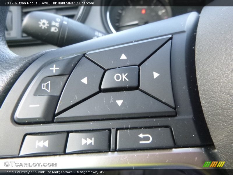 Brilliant Silver / Charcoal 2017 Nissan Rogue S AWD