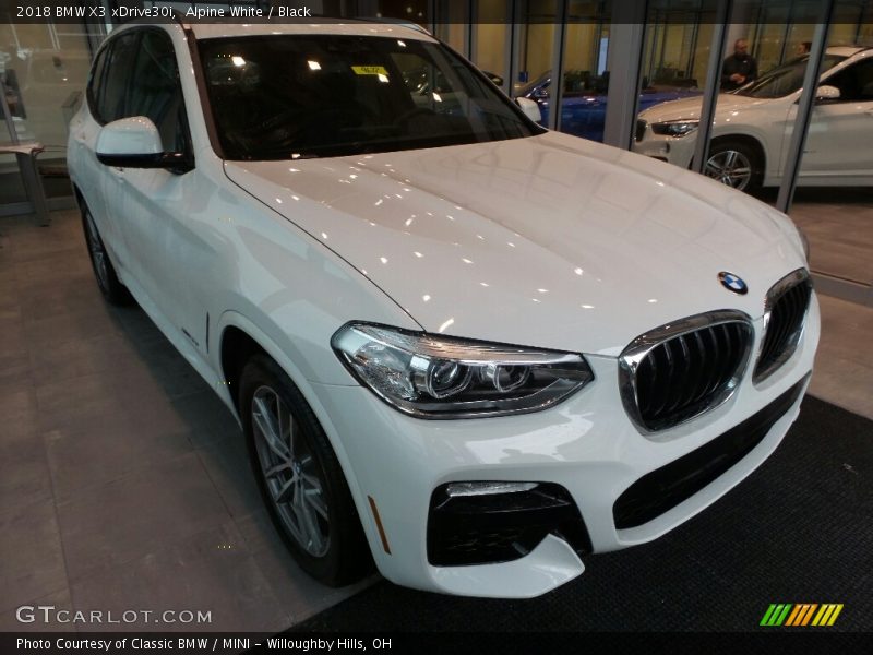 Alpine White / Black 2018 BMW X3 xDrive30i