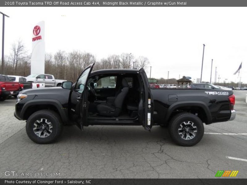Midnight Black Metallic / Graphite w/Gun Metal 2018 Toyota Tacoma TRD Off Road Access Cab 4x4