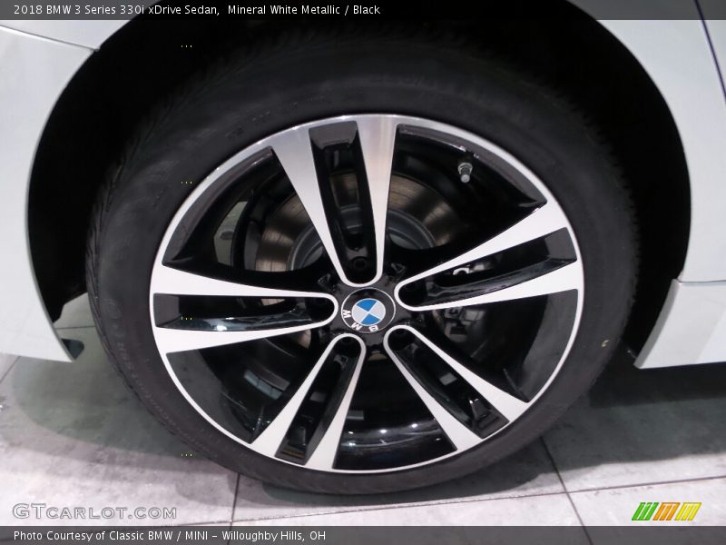 Mineral White Metallic / Black 2018 BMW 3 Series 330i xDrive Sedan