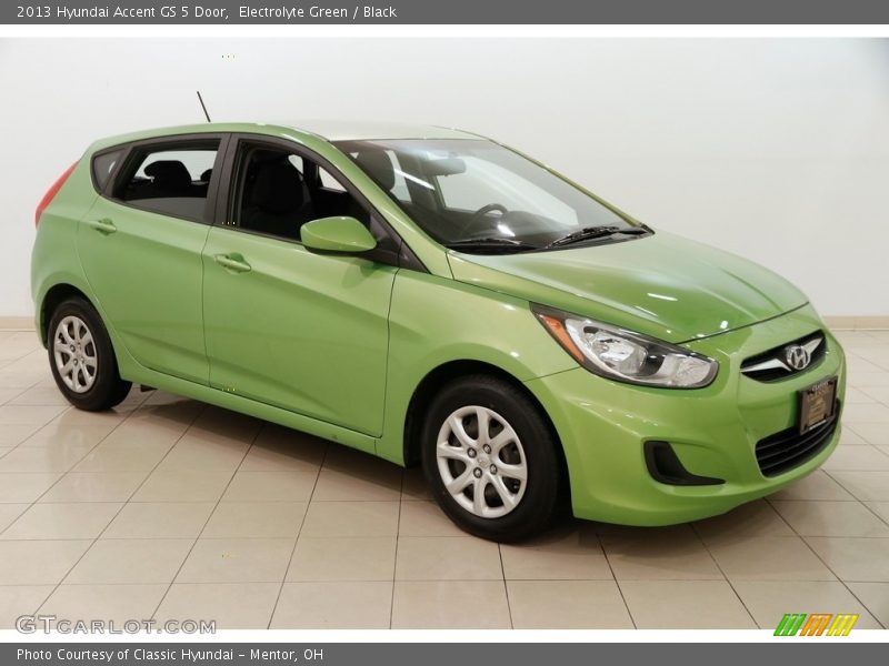 Electrolyte Green / Black 2013 Hyundai Accent GS 5 Door