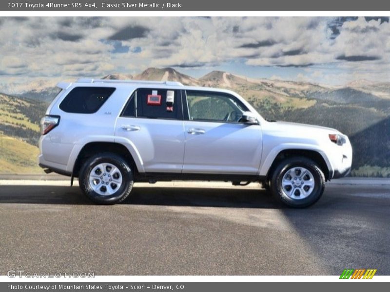 Classic Silver Metallic / Black 2017 Toyota 4Runner SR5 4x4