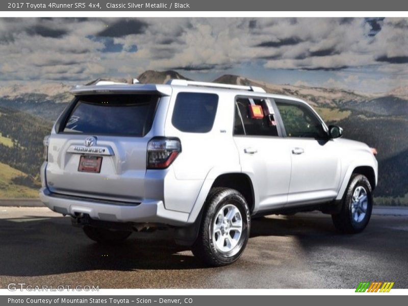 Classic Silver Metallic / Black 2017 Toyota 4Runner SR5 4x4