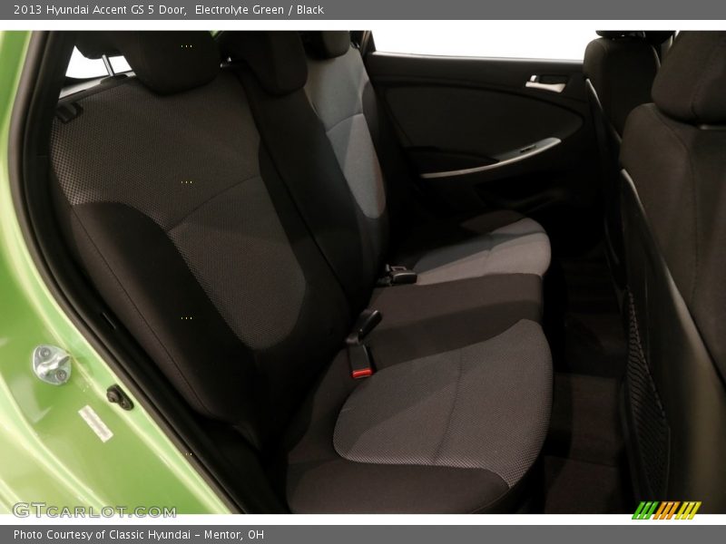 Electrolyte Green / Black 2013 Hyundai Accent GS 5 Door