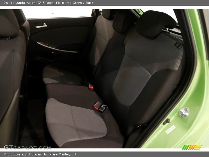 Electrolyte Green / Black 2013 Hyundai Accent GS 5 Door