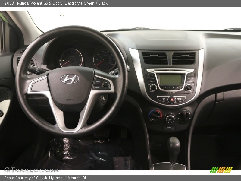 Electrolyte Green / Black 2013 Hyundai Accent GS 5 Door