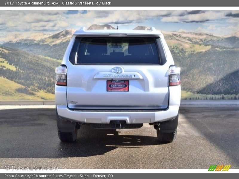 Classic Silver Metallic / Black 2017 Toyota 4Runner SR5 4x4