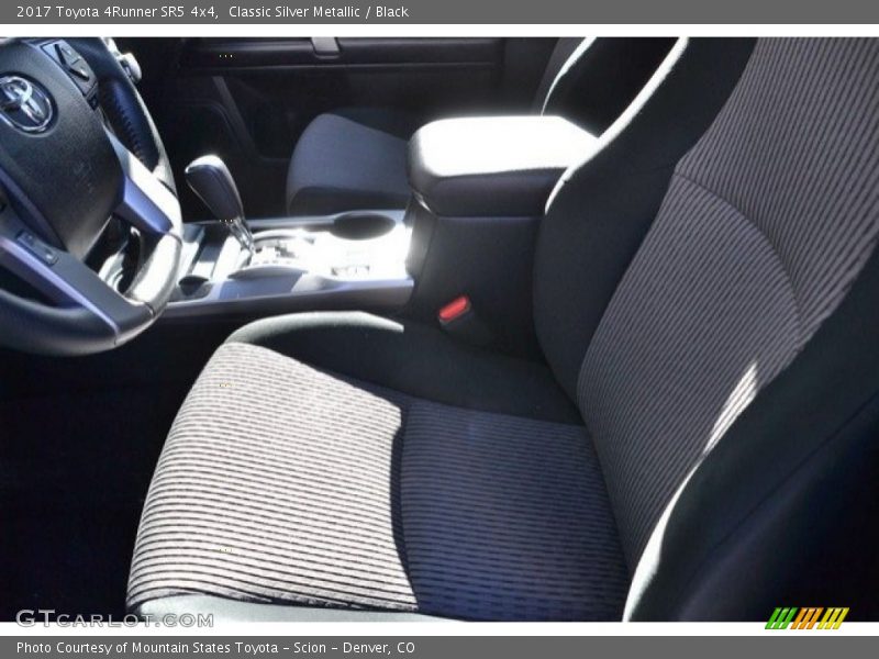Classic Silver Metallic / Black 2017 Toyota 4Runner SR5 4x4