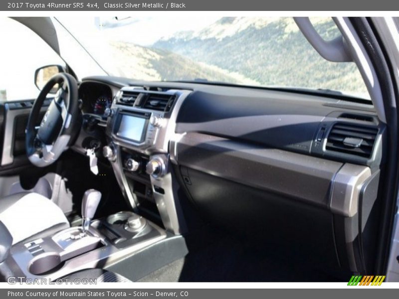 Classic Silver Metallic / Black 2017 Toyota 4Runner SR5 4x4