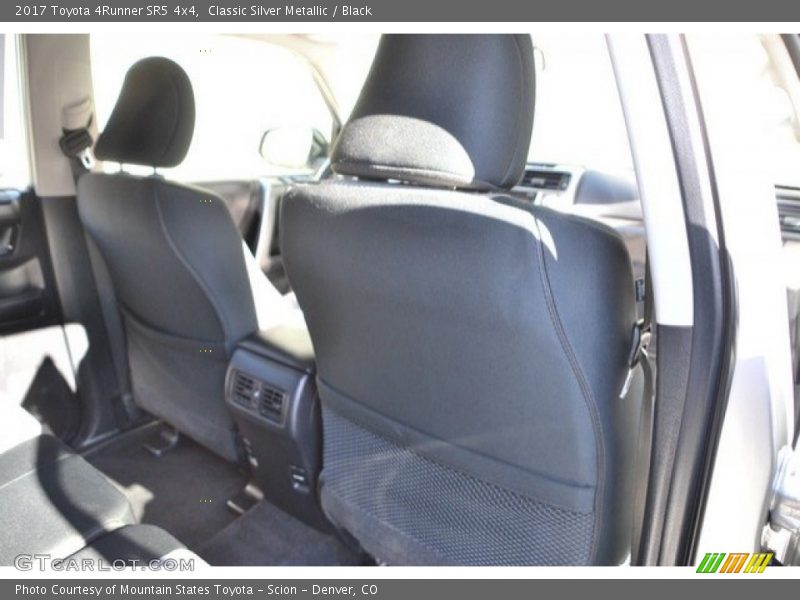 Classic Silver Metallic / Black 2017 Toyota 4Runner SR5 4x4