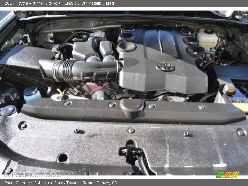 Classic Silver Metallic / Black 2017 Toyota 4Runner SR5 4x4