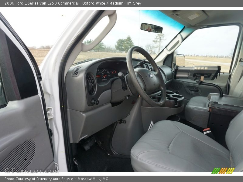 Oxford White / Medium Flint Grey 2006 Ford E Series Van E250 Commercial