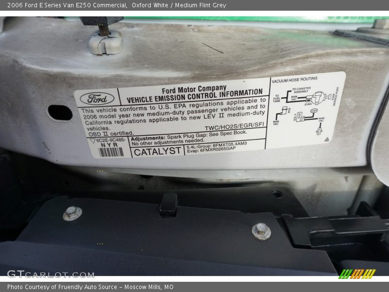 Oxford White / Medium Flint Grey 2006 Ford E Series Van E250 Commercial